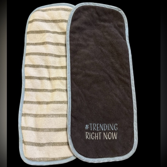 ⭐️4/$20⭐️ NWOT Luvable Friends 3 pack Bibs & 2 Burp Cloths - Picture 2 of 6